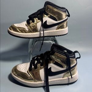 Kids Nike Air Jordan1 Retro High sneakers sz 11c